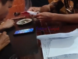 ASN Dinas PMD Taput Asik Bermain Judi Ludo Pada Jam Kerja, PJ Bupati diminta Berikan Tindakan Tegas 