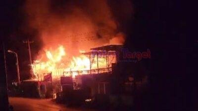 2 Pintu Rumah Berlantai 2 Ludes di Lalap Api di Tarutung