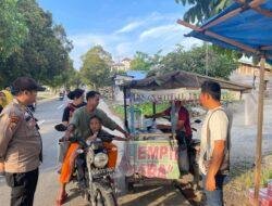 Pengamanan Pasar Ramadhan: Polsek Teluk Meranti Jaga Keamanan Menjelang Buka Puasa