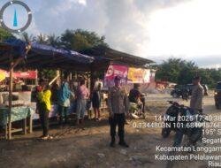 Polsek Langgam Lakukan Pengamanan Pasar Tumpah Selama Ramadhan di Desa Segati