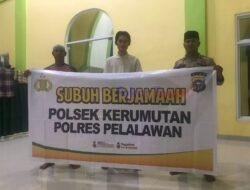 Subuh Berjamaah, Polsek Kerumutan Bangun Kedekatan dengan Warga