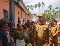 Komitmen Hunian Layak: Bupati JTP Hutabarat Tinjau Huntap dan Huntara di Kecamatan Adian Koting  Bupati Tapanuli Utara Dr. Jonius Taripar