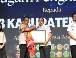 Bupati Taput Terima Penghargaan Posbankum dari Menkum RI  Bupati Tapanuli Utara Dr. Jonius Taripar Parsaoran Hutabarat, S.Si, M.Si terima penghargaan atas komitmen pembentukan Pos Bantuan Hukum Desa/Kelurahan. Penghargaan diserahkan di Aula Raja Inal Siregar, Kantor Gubernur Sumut, Medan, Rabu 10/6/2026.  Kegiatan dibuka Menteri Hukum RI bersama Gubernur Sumatera Utara. Peresmian Posbankum jadi wujud komitmen pemerintah memperluas akses layanan hukum yang mudah, cepat, dan terjangkau hingga ke desa.  Pembentukan Posbankum di Sumut bagian dari pemerataan layanan hukum. Kehadiran Posbankum juga mendukung program Perlindungan Rakyat melalui Restorative Justice yang mengedepankan penyelesaian hukum secara adil, humanis, dan berorientasi pemulihan.  Penghargaan diberikan kepada daerah yang telah membentuk Posbankum di seluruh desa dan kelurahan. Pemkab Taput telah menerbitkan SK Posbankum untuk 252 desa/kelurahan, terdiri dari 241 desa dan 11 kelurahan.  Bupati Jonius menyatakan, Posbankum jadi sarana pelayanan dan konsultasi hukum bagi masyarakat. “Keberadaan Posbankum diharapkan meningkatkan kesadaran hukum sekaligus memperkuat perlindungan hak-hak warga,” ujarnya.  Sebelumnya, Pemkab Taput juga raih penghargaan di bidang hukum, antara lain Indeks Reformasi Hukum dan Jaringan Dokumentasi dan Informasi Hukum. Capaian ini bukti komitmen memperkuat tata kelola dan pelayanan hukum kepada masyarakat